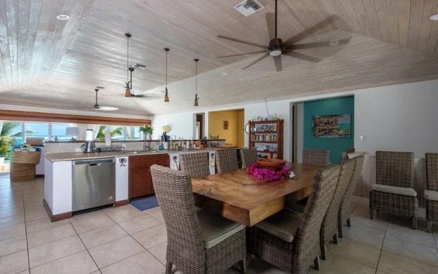 Caribbean Dream: Luxurious Villa With Private Beach Access