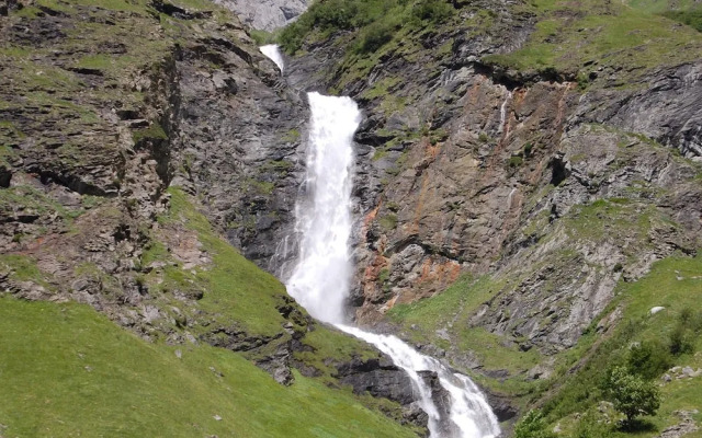 Spacious Holiday Home Near Center of Champagny