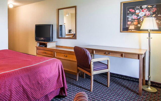 Rodeway Inn & Suites