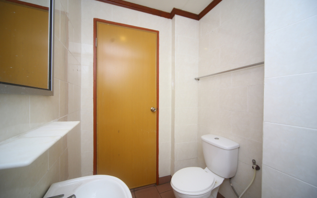 OYO 1027 Hotel London