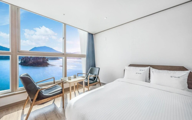 Tongyoung MartisBeach Pension