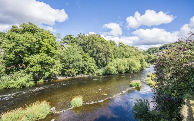 Cornerstones, 16th Century Luxury Self Catering House overlooking the River Dee