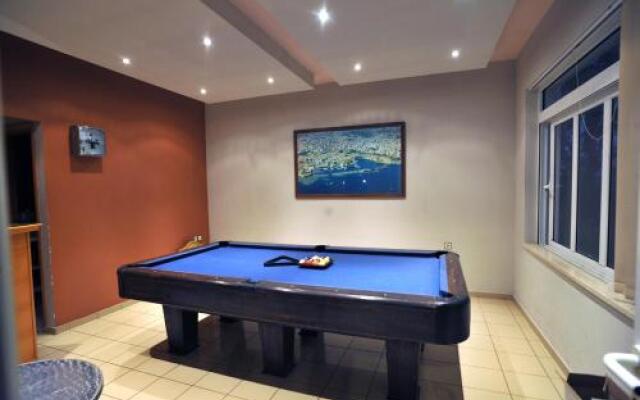 Merabello Apartments & Villa