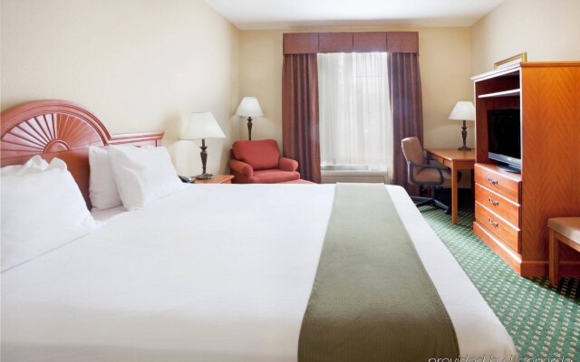 Holiday Inn Express® Windsor Sonoma Wine Country, an IHG Hotel