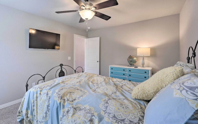 Near Hiking & Biking: Convenient Home in Rogers!