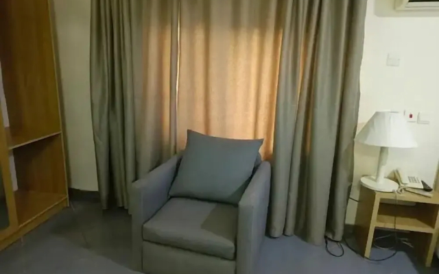 La Monde Hotel and Suites