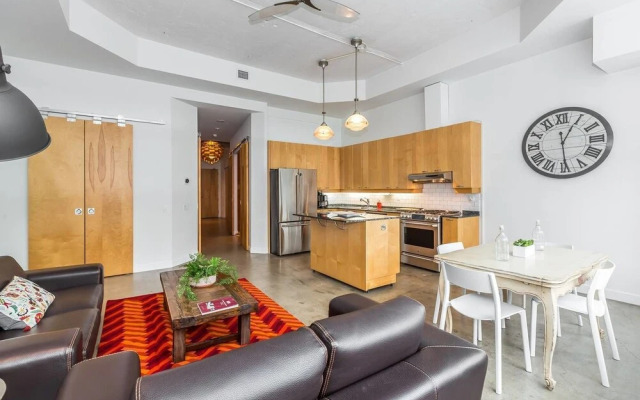 Posh And Luxury Stay In Downtown