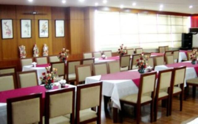 VMQ Hotel
