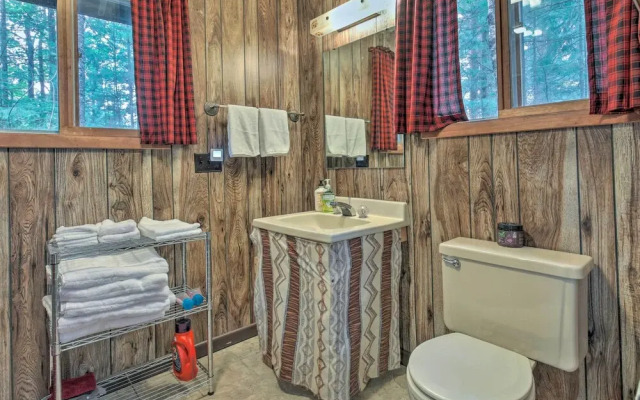 Eagle River Lakefront Retreat w/ Fire Pit & Grill