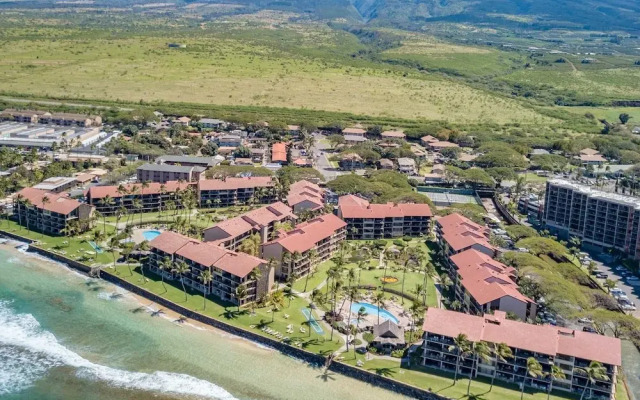 Papakea Oceanview Studio 0 Bedroom Condo by RedAwning