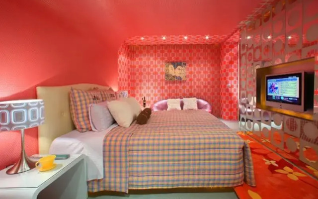 Rainbow Forest Motel