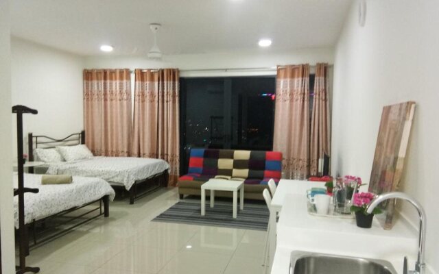 Art@trefoil setia alam*Meet2Stay*