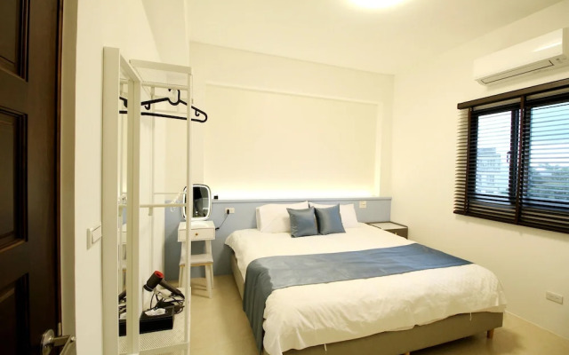 Mooon House