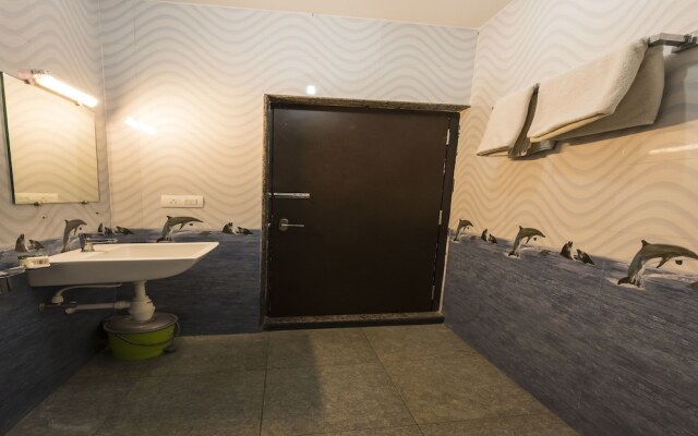 OYO 11414 Hotel Silver Suites