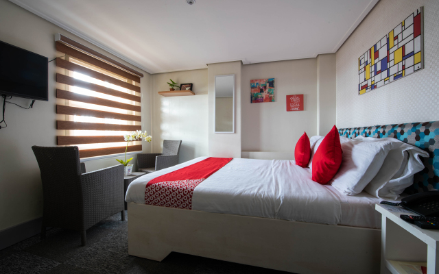 OYO 492 Sunset View Ridge Residences