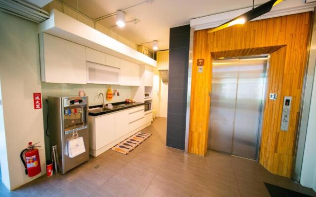 Travelers Plus - Hostel