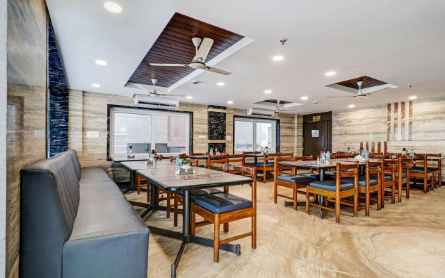 Treebo Trend DJ Grand