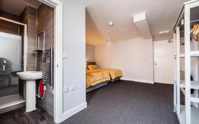 Rooms at number 4