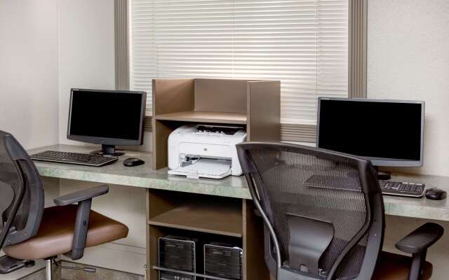 Super 8 by Wyndham Prince Albert