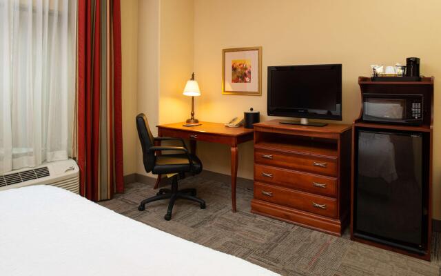 Hampton Inn Kansas City Northeast
