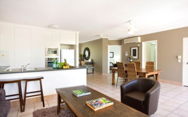 Noosa Tropicana