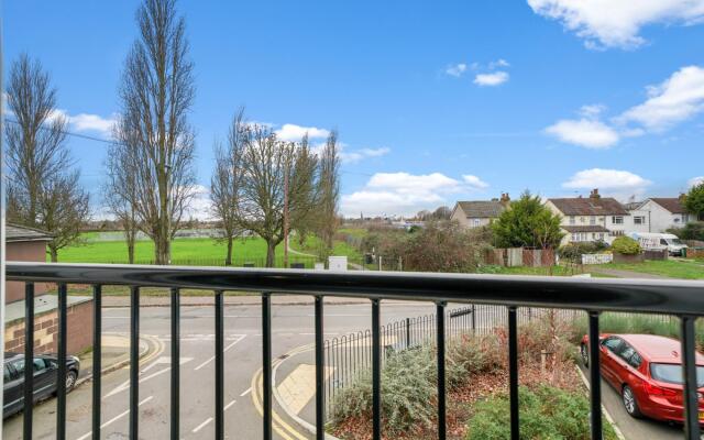 London Heathrow Living Serviced Apartments- Apt 12