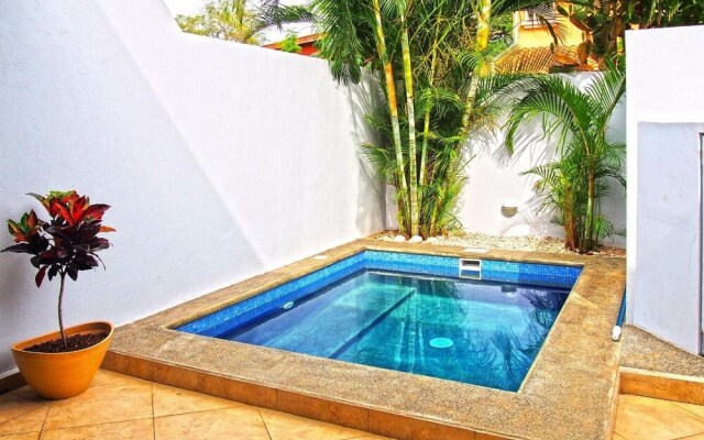 Villa Thoga Vacation Rentals & Tours