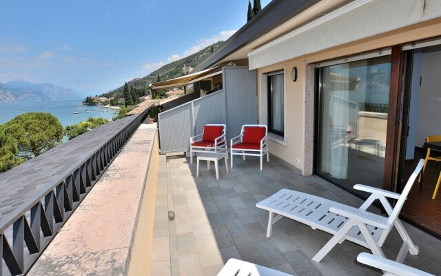 Watercolor Loft - 2 Bedrooms Apartment With 2 Terraces Overlooking the Lake in Pai di Torri del Benaco