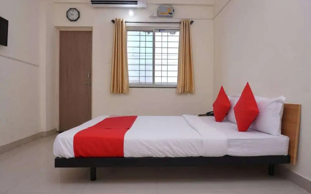 OYO Flagship 22520 Lakeview Lohegaon