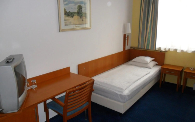 Hotel Veritas
