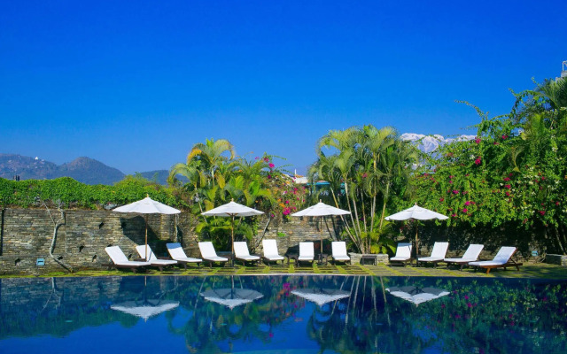 Shangri-La Village Resort