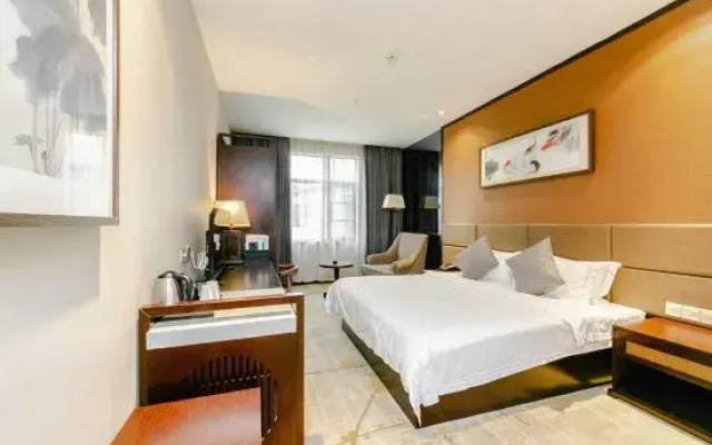 Pujin Hotel (Wuhan High Speed Railway Station Happy Valley Branch)