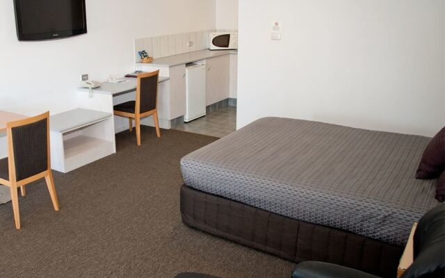 Sportsmans Motor Inn
