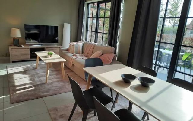 Beautiful Holiday Home in Vlaanderen With Shared Pool