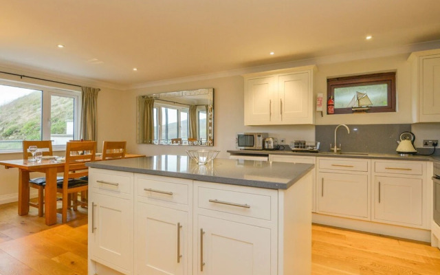 19 Burgh Island Causeway