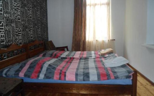 Gio's Guest House