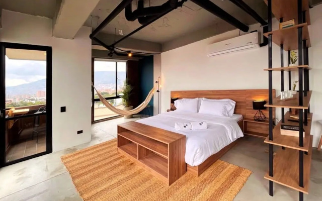 Trendy Loft With Balcony in Laureles