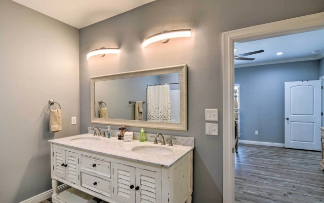 Ocean View + Wraparound Deck: Crystal Beach Home!