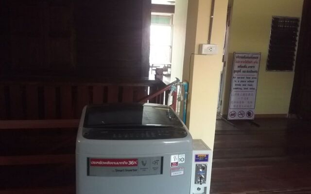 Arunrat GuestHouse - Hostel