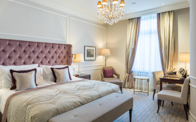 Fairmont Hotel Vier Jahreszeiten Hamburg