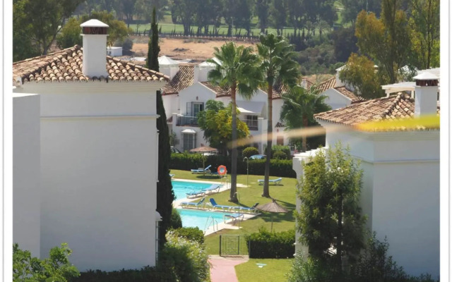 Marbella Holiday & Golf Garden Apartment