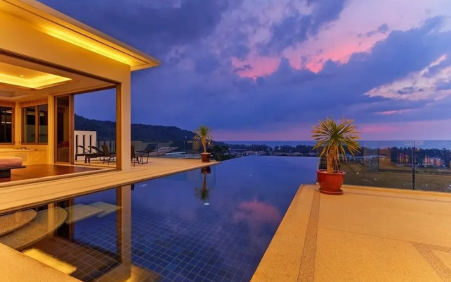 "panoramic Seaview 650sqm 4br Pool Villa 2 min Drive to Naithon Beach"
