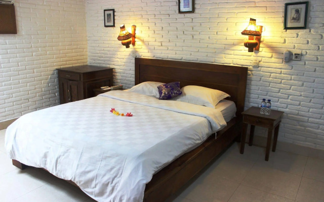 Anom Beach Hotel