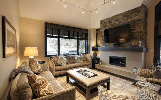 Capitol Peak- CoralTree Residence Collection