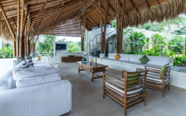 w Amazing 4BR Villa w Pool at Mesa de Yeguas