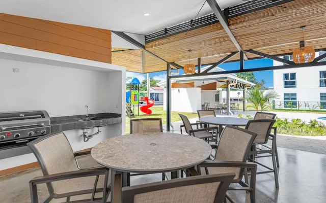 Upstay - New Condo w Incredible Views in Jaco