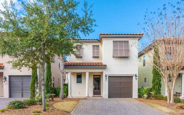 Villa Lago 1975 S2G 4BR 4BA 10