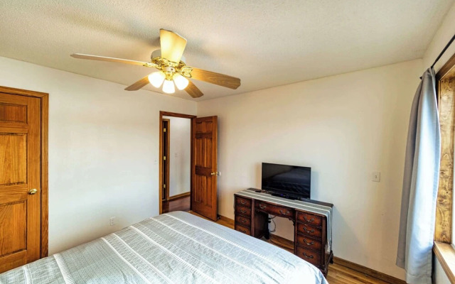 Redbud Retreat Amenity-filled Waterfront Home!