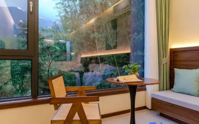 Jinglanshan Homestay (Huashan Scenic Area Visitor Center)