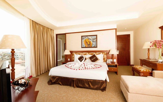 TTC Hotel Deluxe Tan Binh